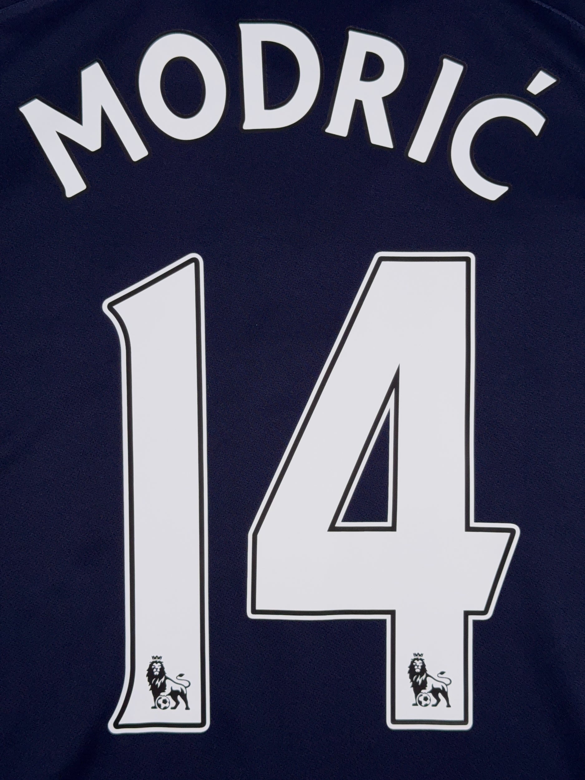 Tottenham Hotspur 2009/10 Luka Modrić #14 Away Shirt - XL