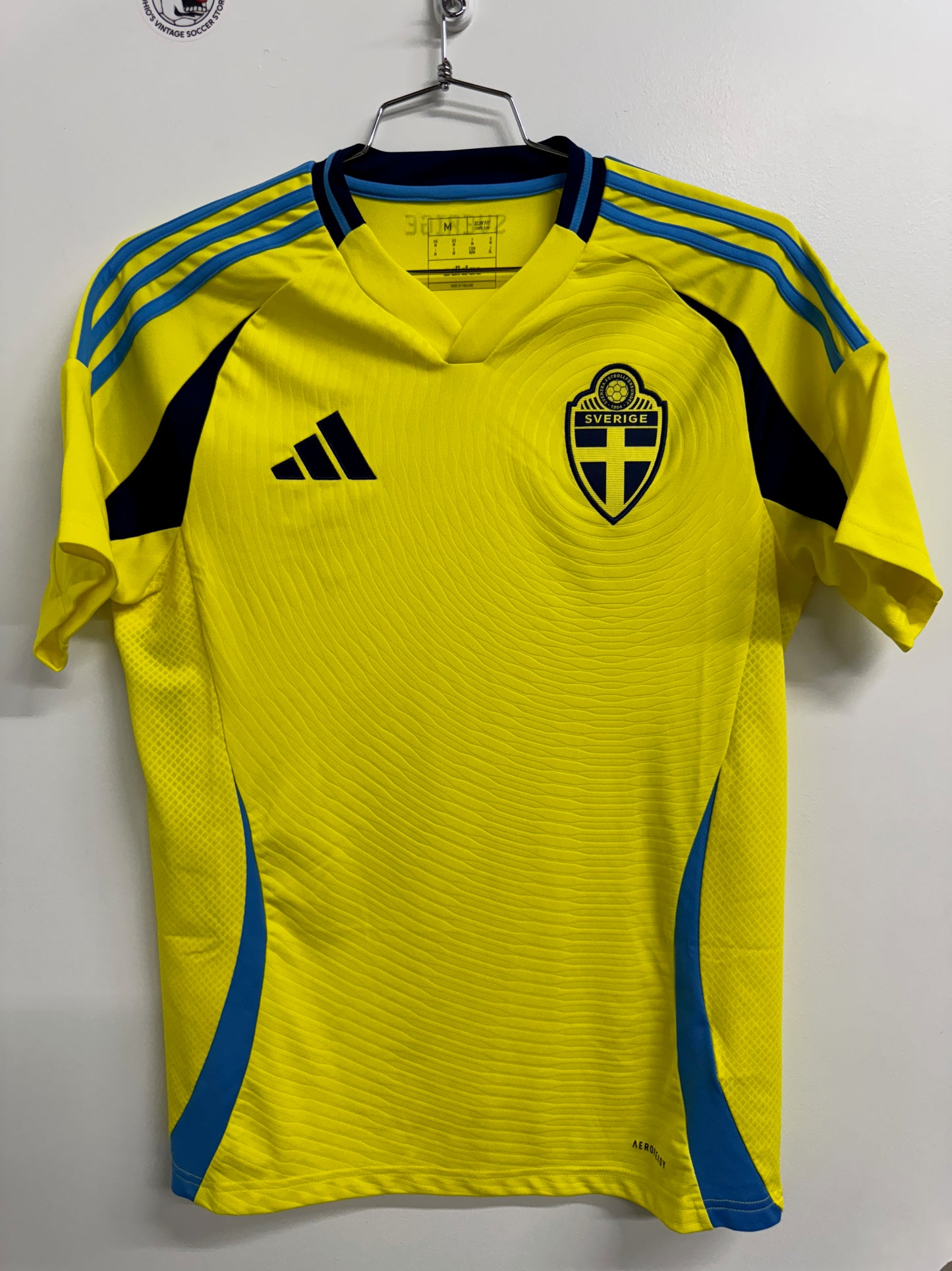 Sweden 2024 Gyokeres #17 Home Shirt - M
