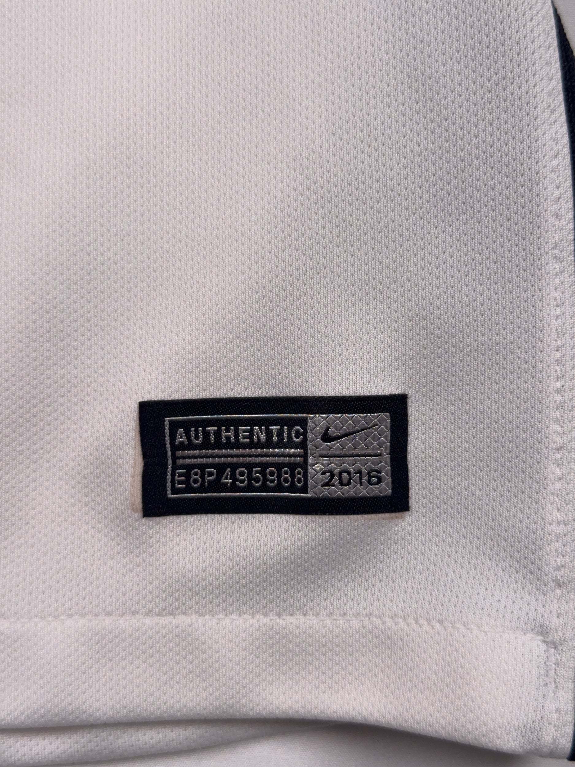 PSG 2016/17 Third Shirt - M