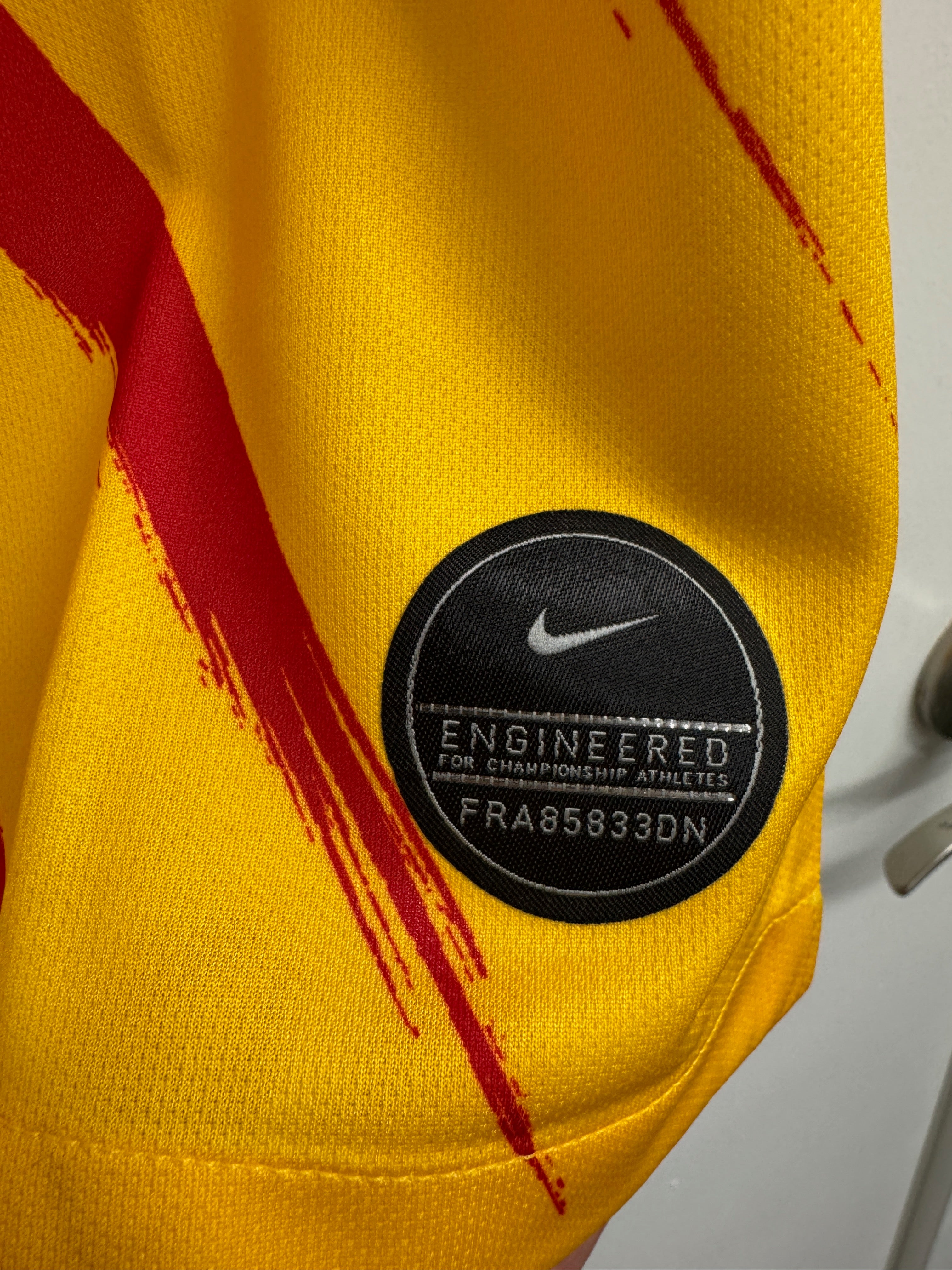 Barcelona 2019/20 4th Shirt - L