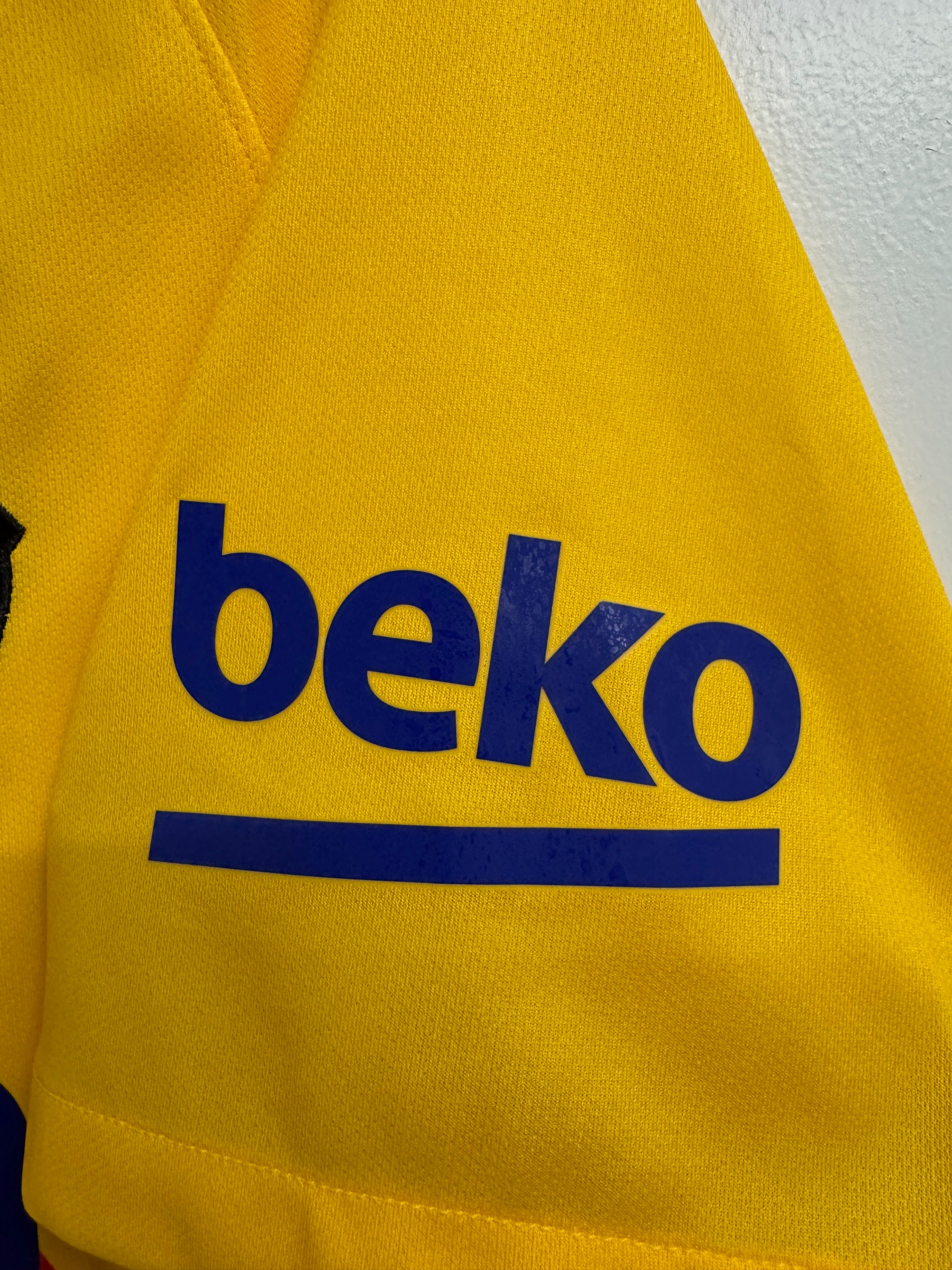 Barcelona 2019/20 4th Shirt - L