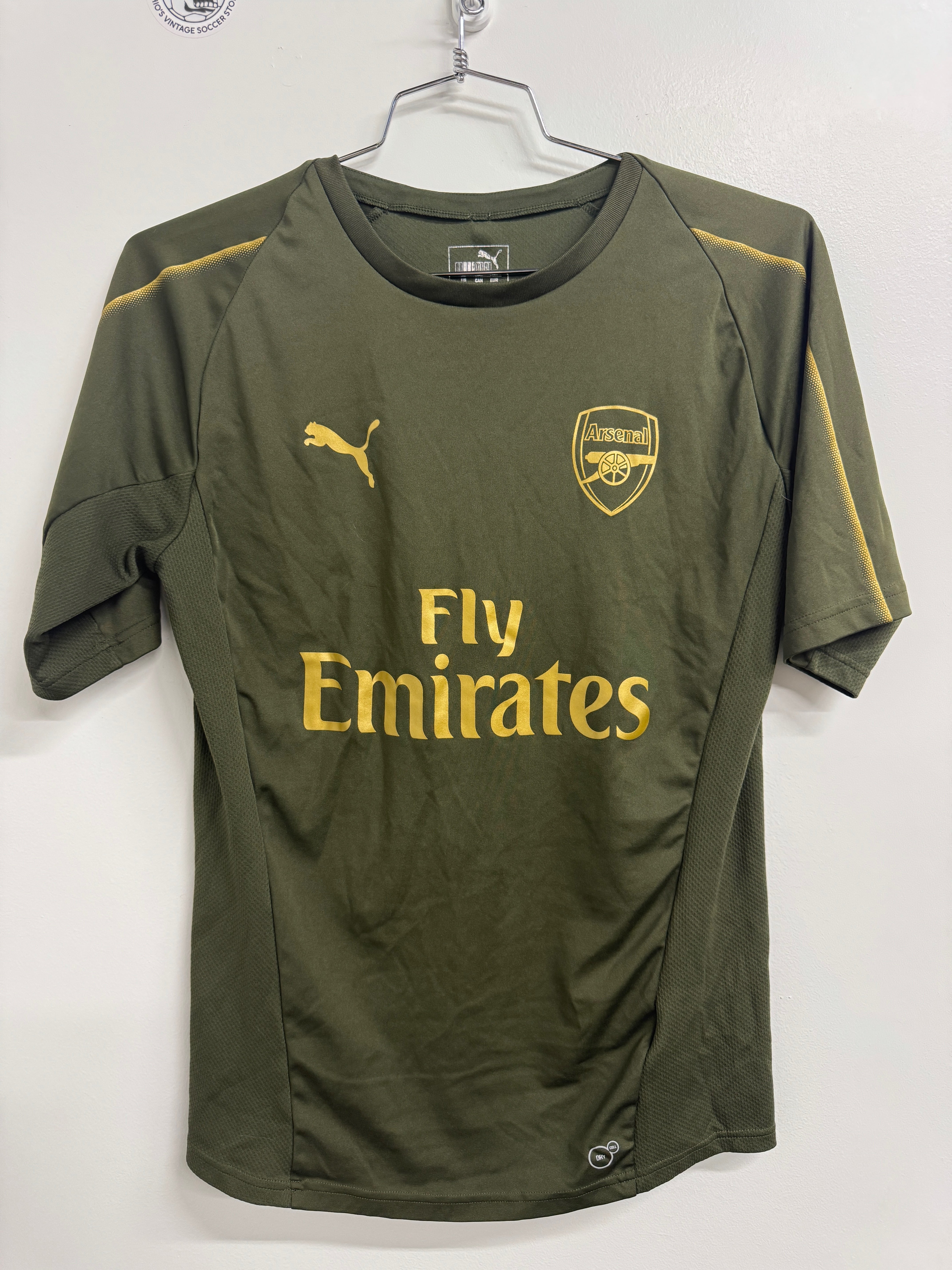 Arsenal 2017/18 Training Shirt | Retro Screamers
