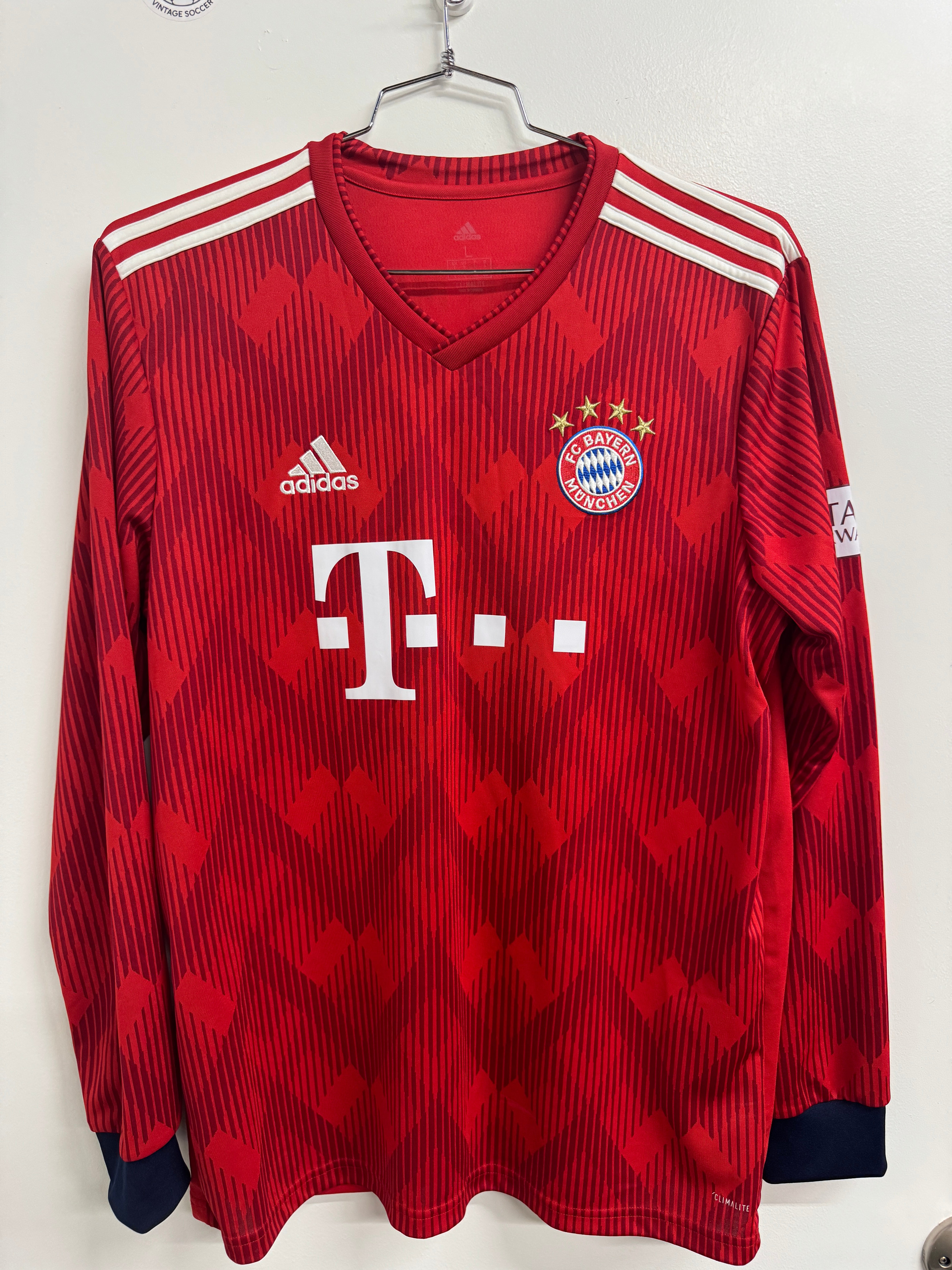 Bayern Munich 2018/19 Serge Gnabry #22 Home Longsleeve | Retro Screamers