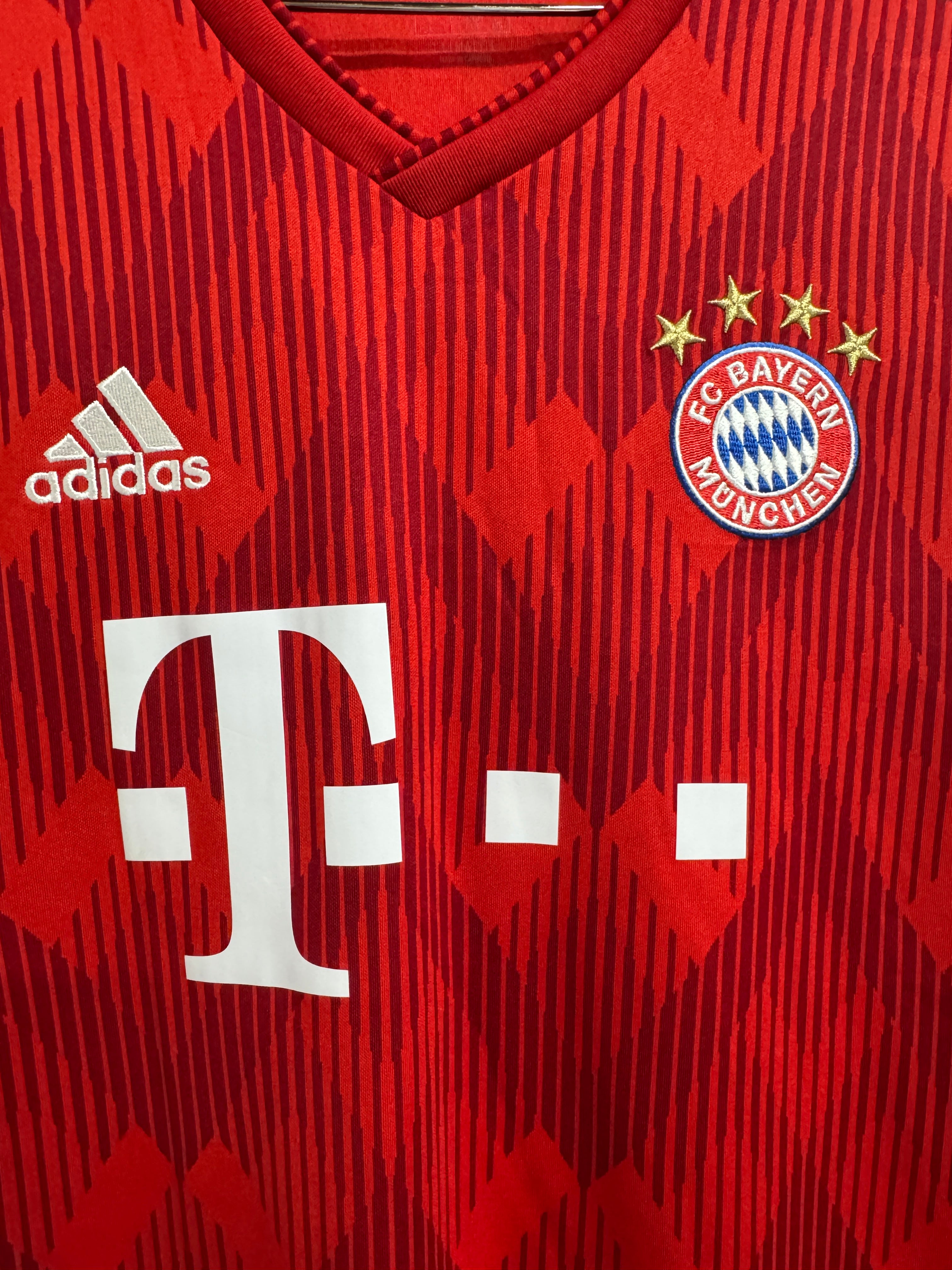 Bayern Munich 2018/19 Serge Gnabry #22 Home Longsleeve | Retro Screamers