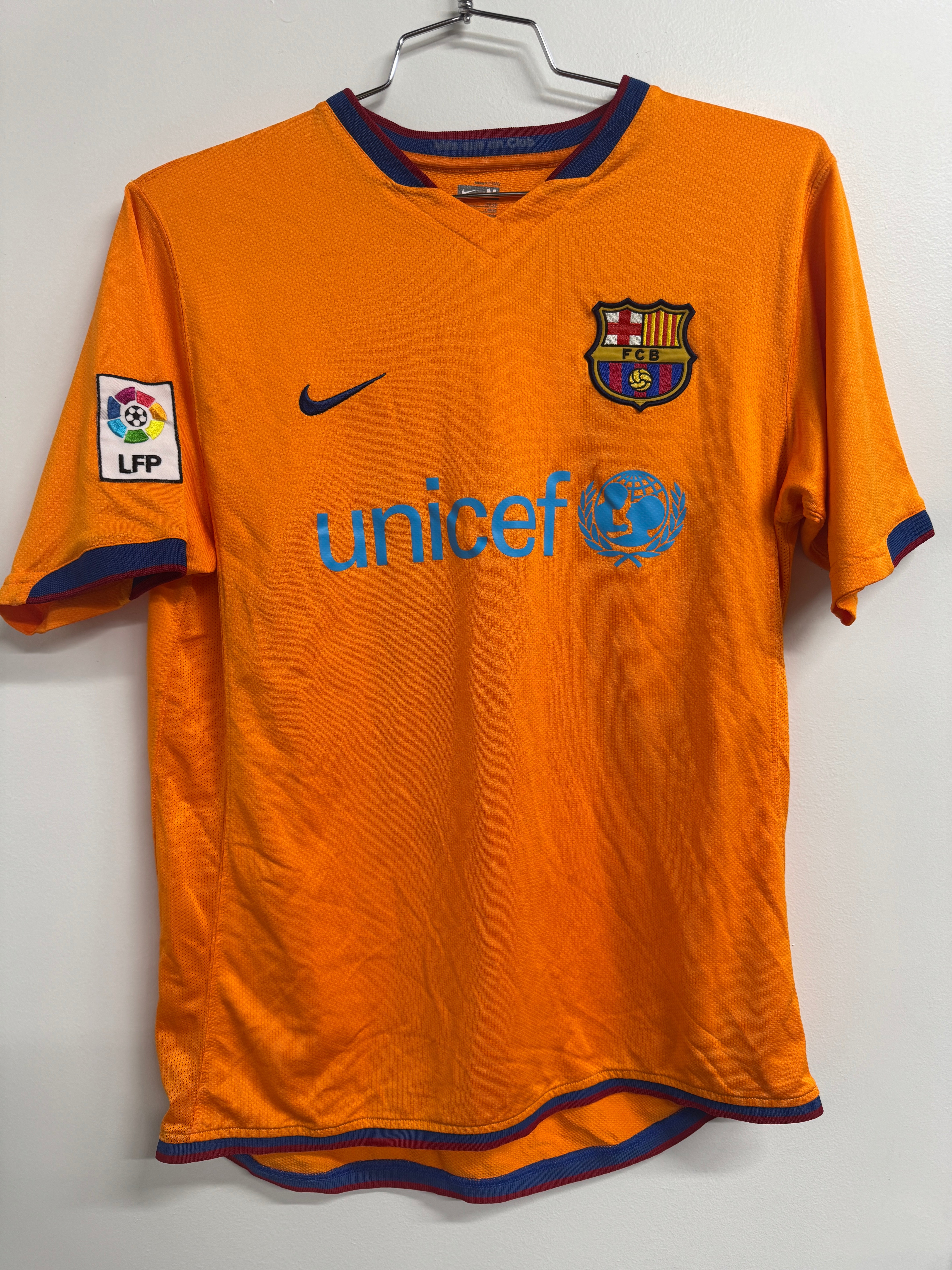 Barcelona 2006 Iniesta #24 Away Shirt - M