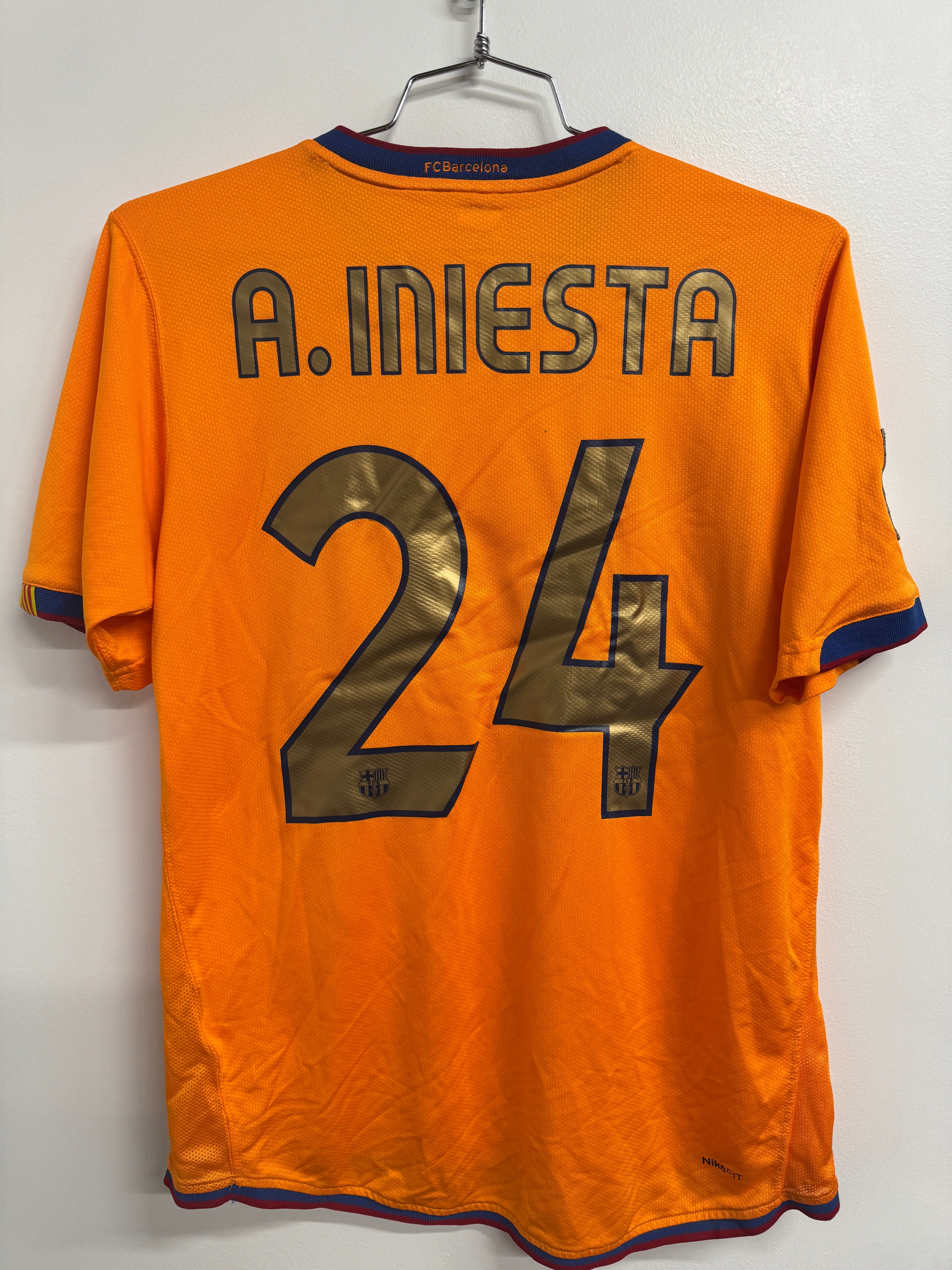 Barcelona 2006 Iniesta #24 Away Shirt - M